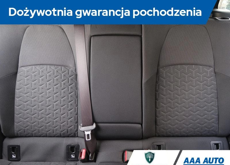 Toyota Corolla cena 76000 przebieg: 89356, rok produkcji 2019 z Mieroszów małe 301